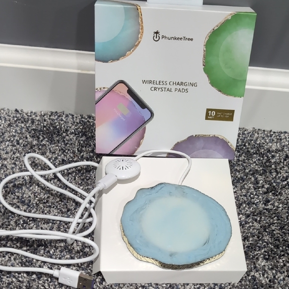 Wireless Charging Crystal Pad - Blue - Picture 1 of 5